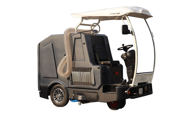 小型駕駛式樹(shù)葉收集車BY-T5