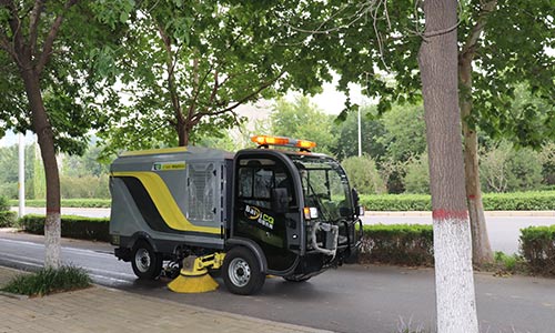 環衛電動洗掃車和電動清掃車，掃地車的區別！