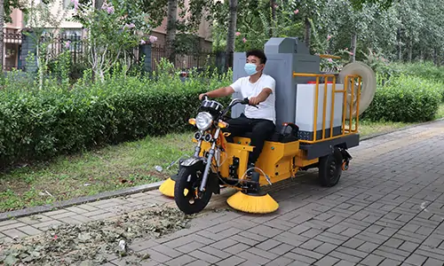 三輪樹葉收集車全新升級(jí)，小巧車身，全自動(dòng)作業(yè)