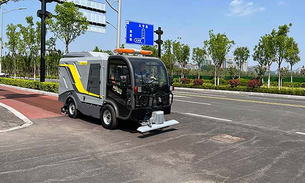 道路污染深度清潔車--深度清潔，多領域、多區域路面保潔、衛生治理！