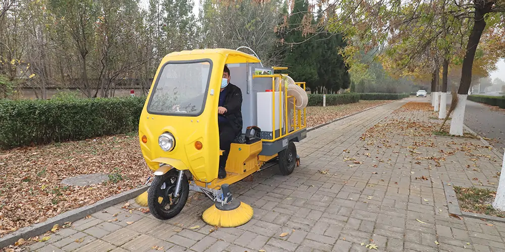 三輪樹葉收集車_多功能樹葉收集車_吸樹葉的機器_掃樹葉神器