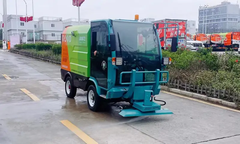 四輪多功能高壓清洗車助力環(huán)衛(wèi)環(huán)境建設！體積小巧，功能強大！多種模式，任意選擇！