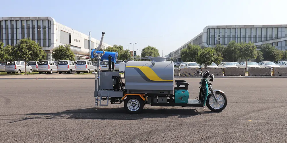 道路清洗灑水車(chē)_三輪車(chē)灑水車(chē)_灑水三輪車(chē)_小型電動(dòng)灑水車(chē)