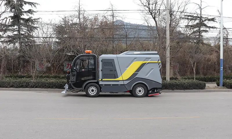 純電動深度清潔車，道路清潔好幫手！一米一深度清潔寬度，滿足多場景使用需求！