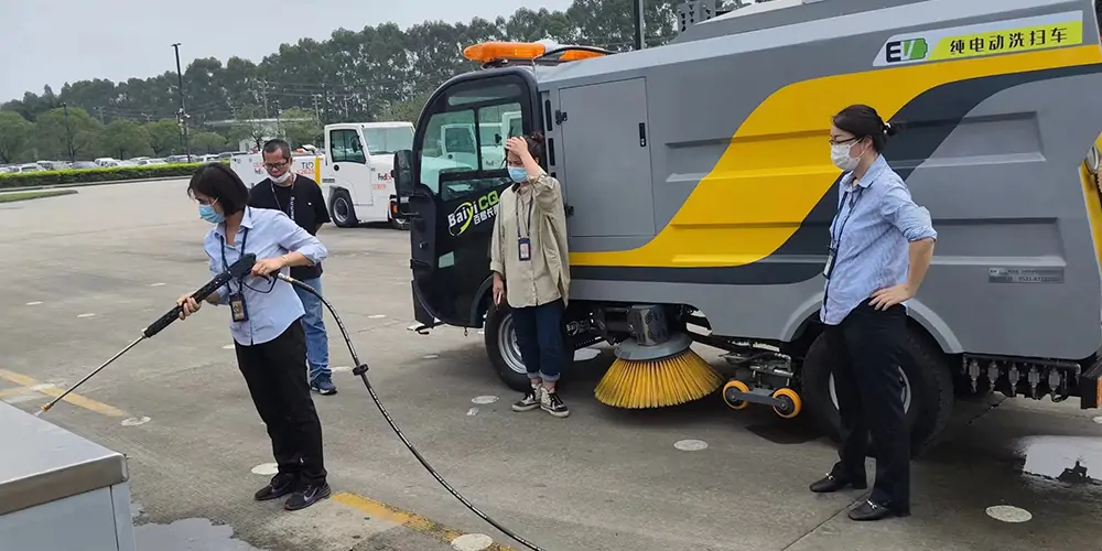 機場洗掃車_電動洗掃車_環衛洗掃車_機場道路洗掃車