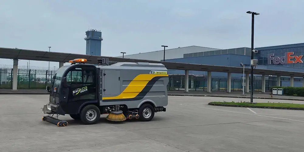 機場洗掃車_電動洗掃車_環衛洗掃車_機場道路洗掃車