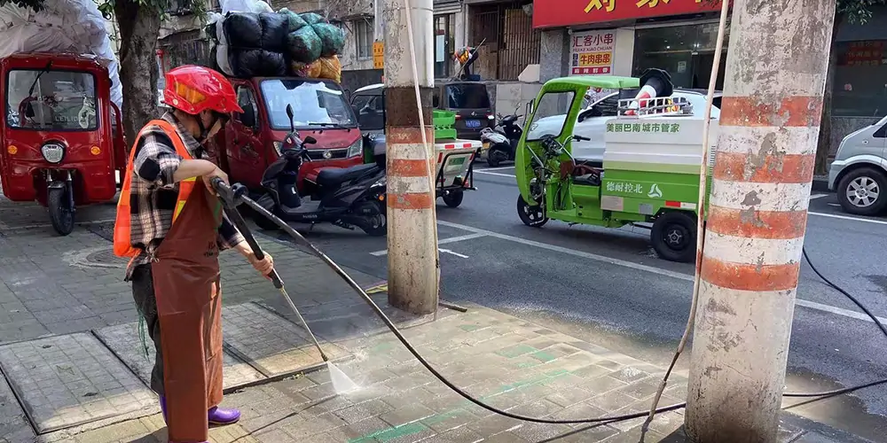 三輪高壓清洗車_小區高壓清洗車_物業小型高壓沖洗車_園區高壓清洗車