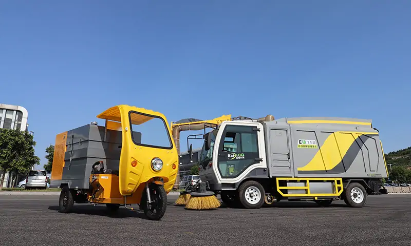 樹葉收集車與高壓清洗車聯(lián)合作業(yè)會(huì)產(chǎn)生怎樣的火花？一起來(lái)看一下！