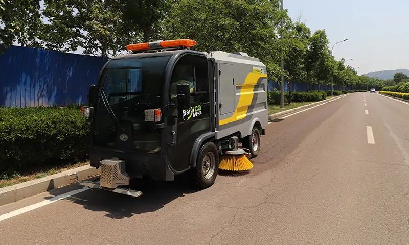 機場 廠區 園林 物業地面洗掃問題，一車解決！見證純電動洗掃車的洗掃魅力吧！
