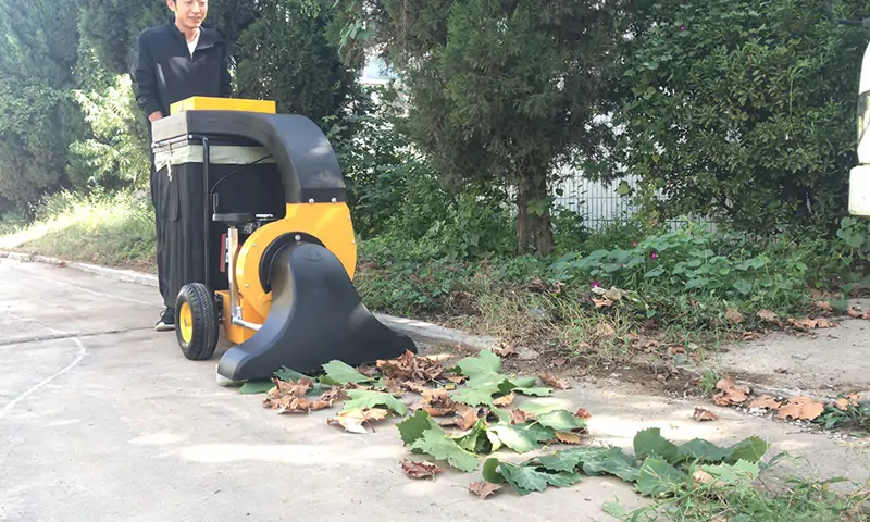 手推式樹葉收集器，園林物業(yè)落葉收集轉(zhuǎn)運(yùn)好幫手，操作簡(jiǎn)單，靈活多樣