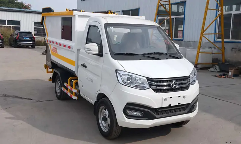 可上牌純電動垃圾清運車，后裝垃圾形式，環(huán)保高效，創(chuàng)新回收！