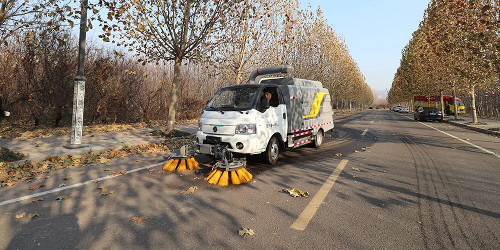 吸樹葉的機器 新型樹葉收集車 電動樹葉專用收集車 樹葉收集一體車 吸入式樹葉收集車 破碎樹葉收集車