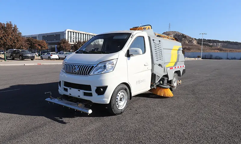 綠色環(huán)保，城市清潔新力量：全新純電動洗掃車
